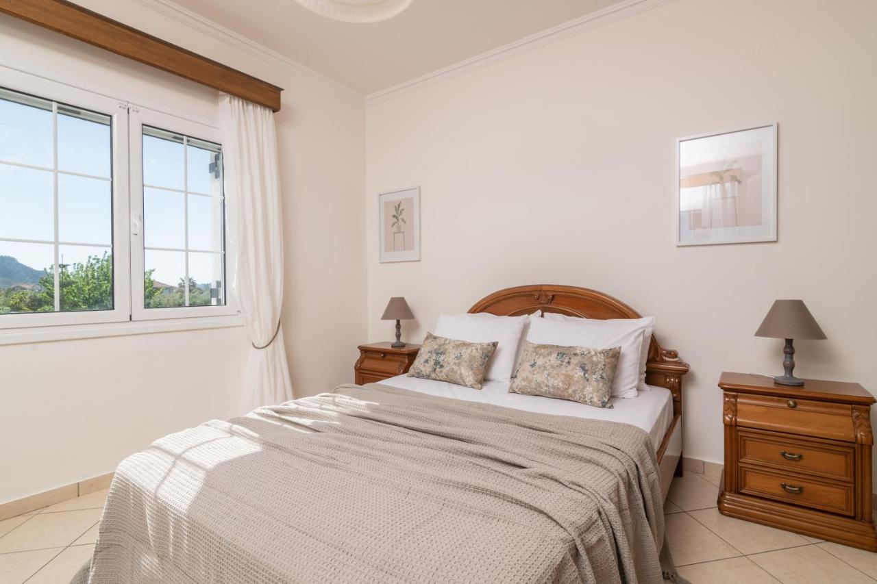 Luxury Villa Vanato & Pool Koukounaria Екстер'єр фото